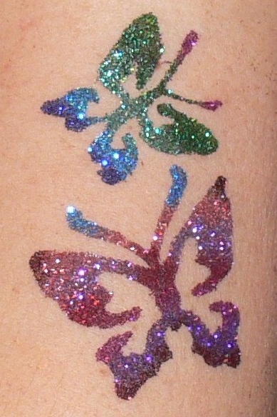 Glitzertattoos für Kinderveranstaltungen in Düsseldorf, Köln, Neuss